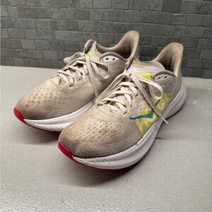 Hoka Mach 6 men’s 9 lightweight running shoes